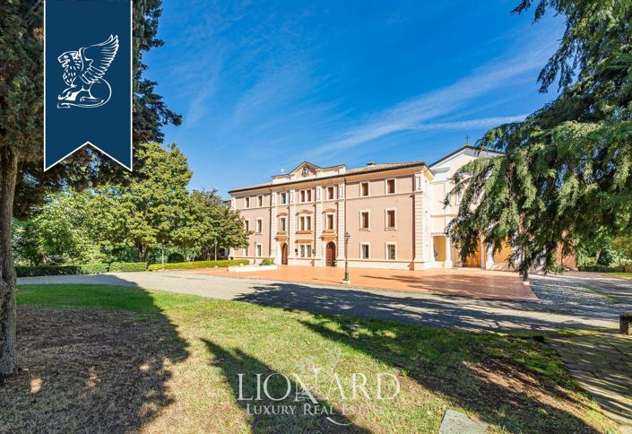 Image No.19-38 Bed Property for sale