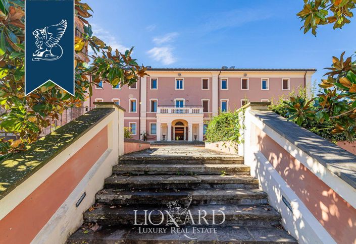 Image No.26-38 Bed Property for sale