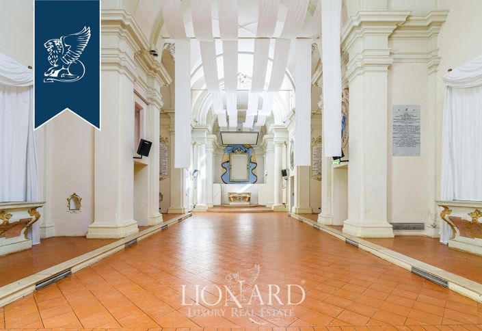 Image No.33-38 Bed Property for sale