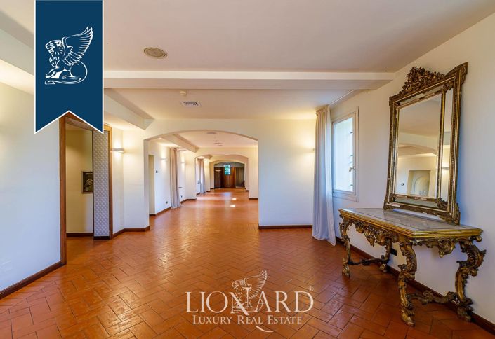 Image No.39-38 Bed Property for sale