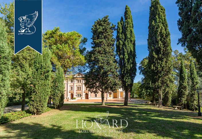 Image No.43-38 Bed Property for sale