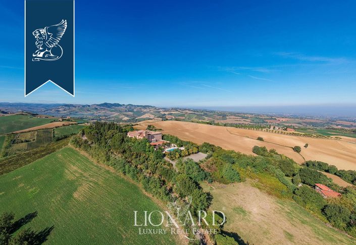 Image No.46-38 Bed Property for sale