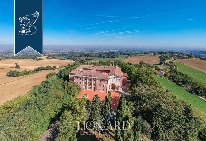 Image No.49-38 Bed Property for sale