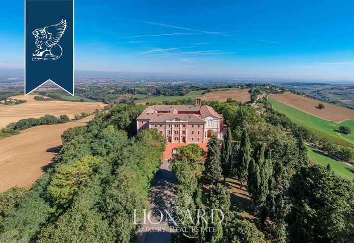 Image No.50-38 Bed Property for sale