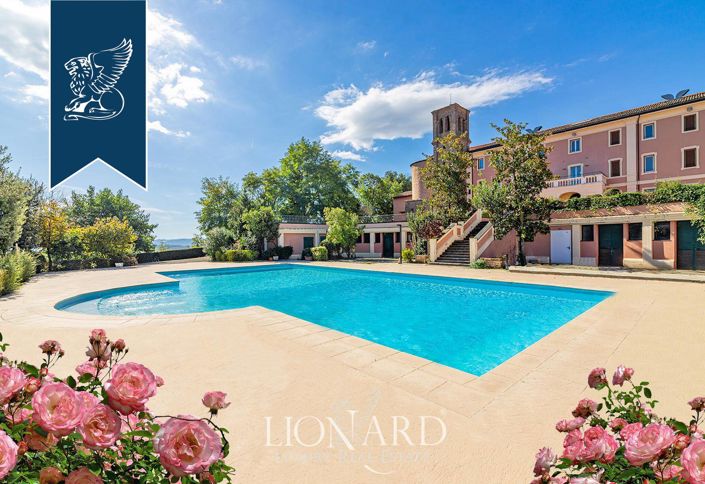 Image No.6-38 Bed Property for sale