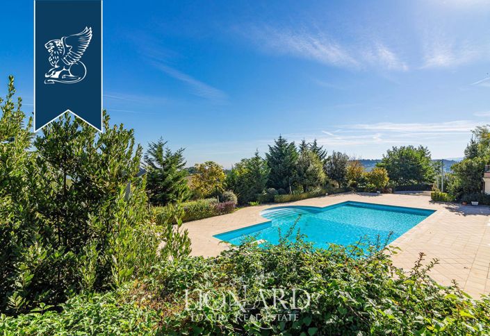 Image No.9-38 Bed Property for sale