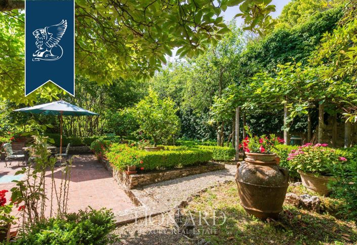 Image No.16-8 Bed Property for sale