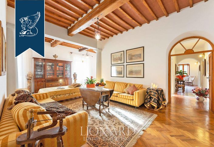 Image No.20-10 Bed Villa for sale