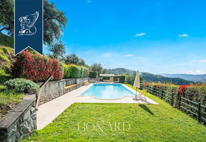 Image No.7-10 Bed Villa for sale