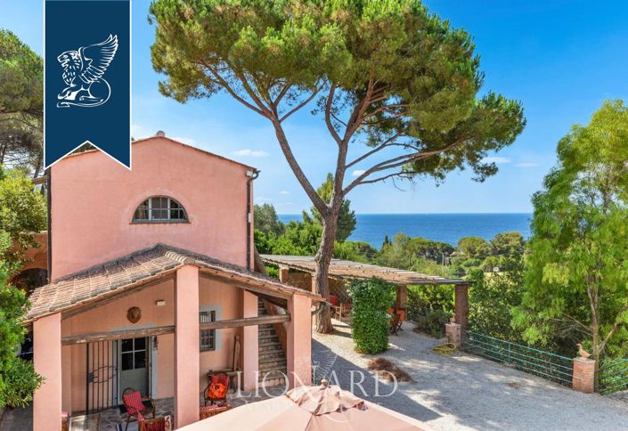 Image No.1-7 Bed Villa for sale