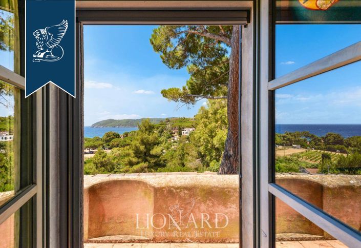 Image No.20-7 Bed Villa for sale