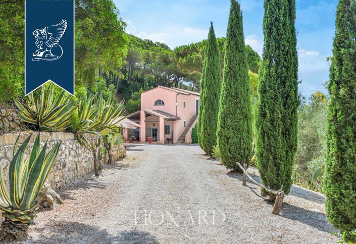 Image No.5-7 Bed Villa for sale