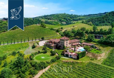 1 - Canelli, Un hôtel