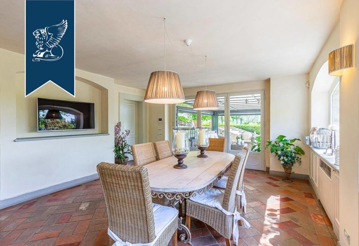 Image No.40-5 Bed Villa for sale