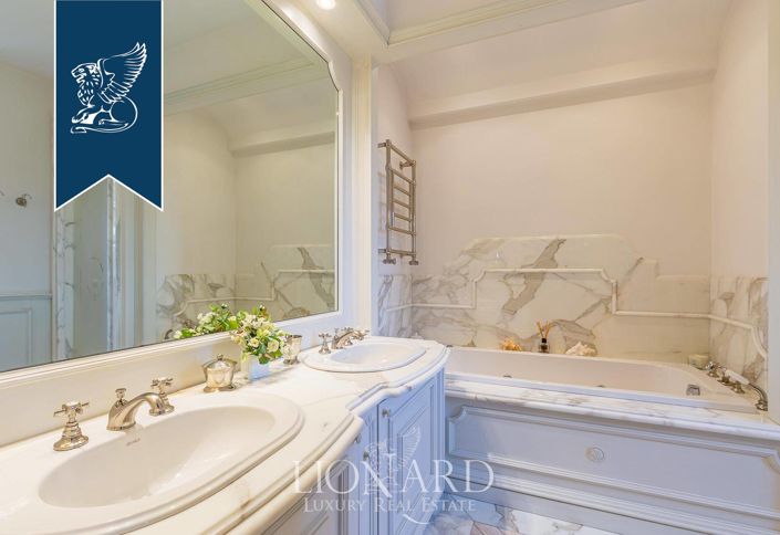 Image No.56-5 Bed Villa for sale