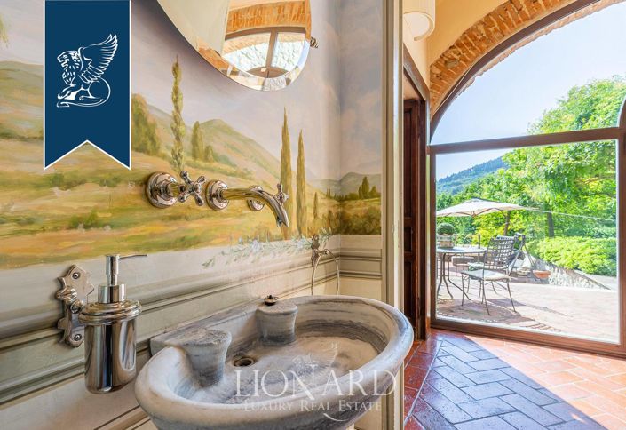 Image No.57-5 Bed Villa for sale