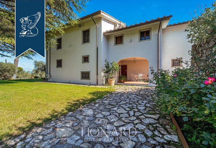 Image No.17-5 Bed Villa for sale