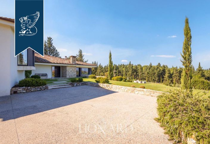 Image No.10-5 Bed Villa for sale