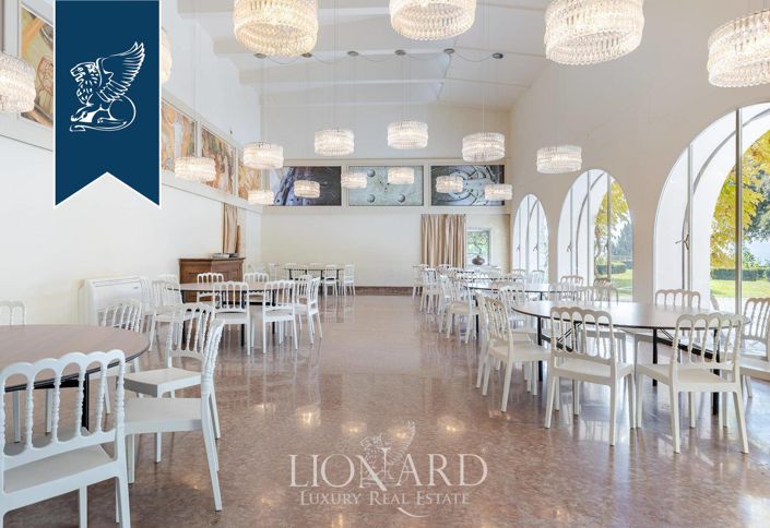 Image No.16-8 Bed Villa for sale