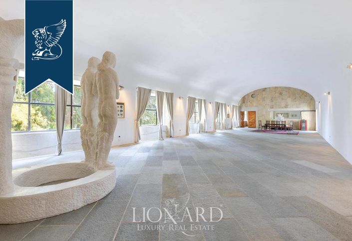 Image No.20-8 Bed Villa for sale