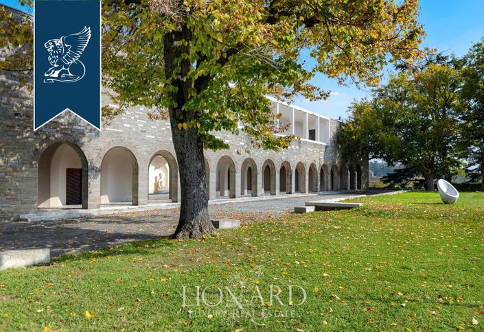 Image No.4-8 Bed Villa for sale