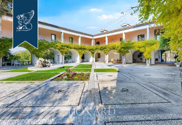 Image No.7-8 Bed Villa for sale