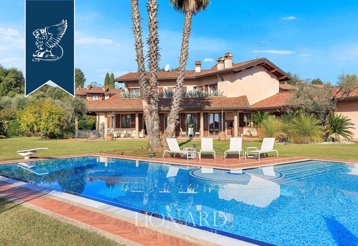 Image No.2-4 Bed Villa for sale