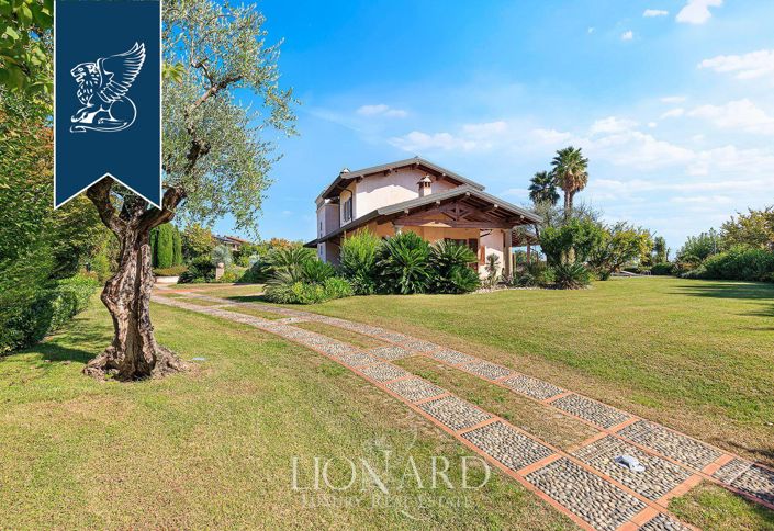 Image No.6-4 Bed Villa for sale