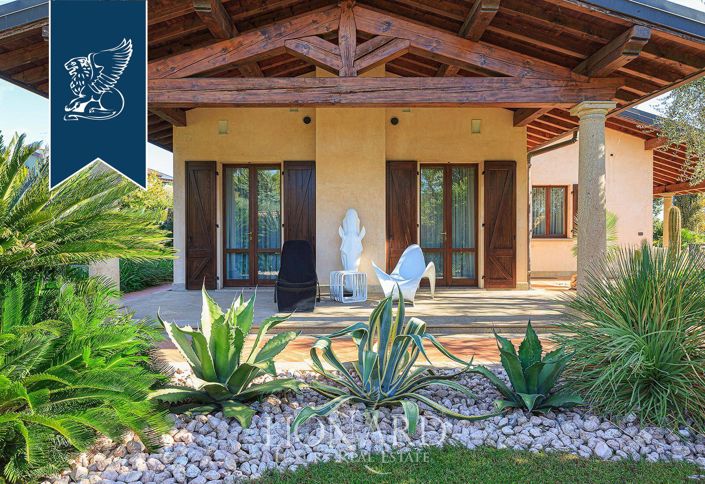 Image No.8-4 Bed Villa for sale