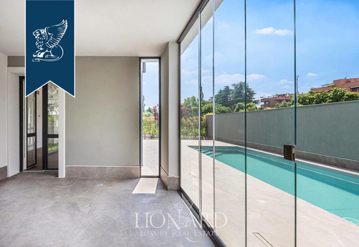 Image No.8-3 Bed Villa for sale