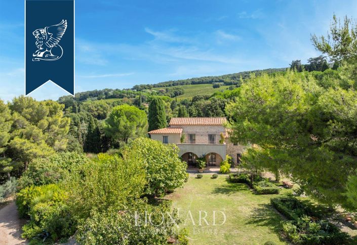 Image No.1-6 Bed Villa for sale