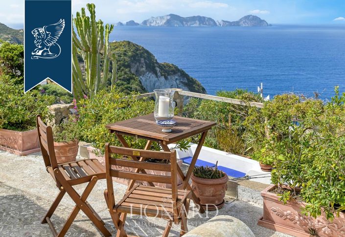 Image No.10-2 Bed Villa for sale