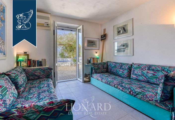 Image No.19-2 Bed Villa for sale