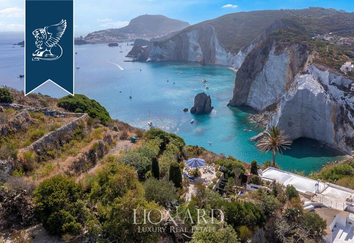 Image No.2-2 Bed Villa for sale