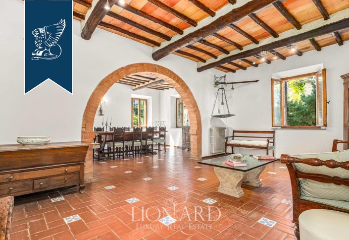 Image No.16-13 Bed Farmhouse for sale