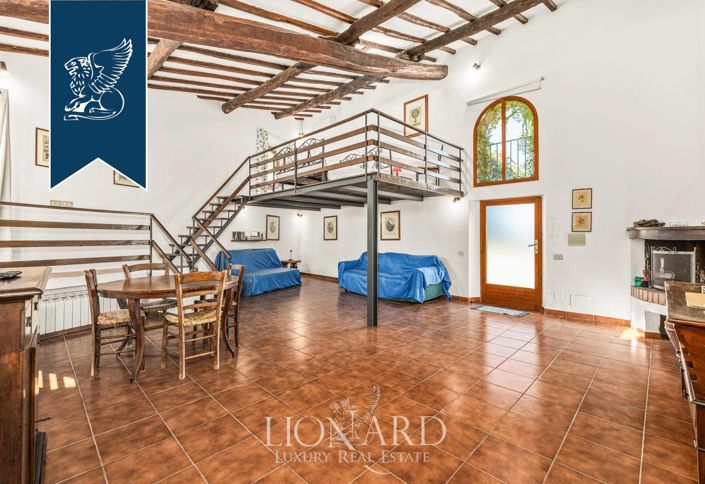 Image No.17-13 Bed Farmhouse for sale