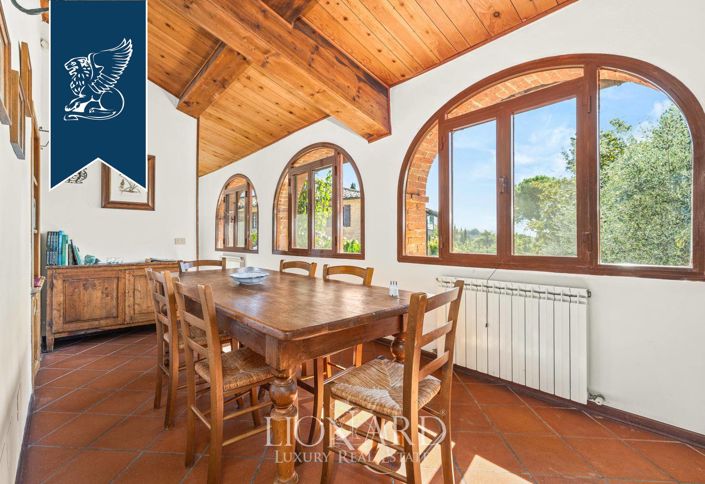 Image No.19-13 Bed Farmhouse for sale