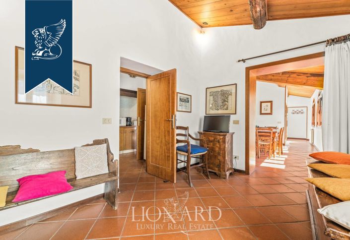 Image No.20-13 Bed Farmhouse for sale