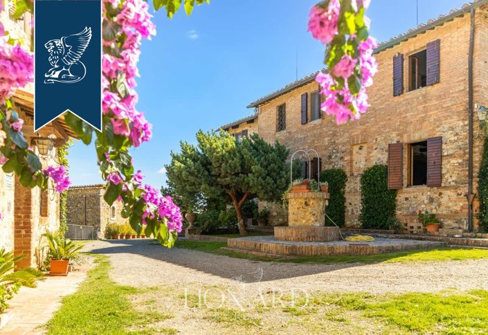 Image No.5-13 Bed Farmhouse for sale