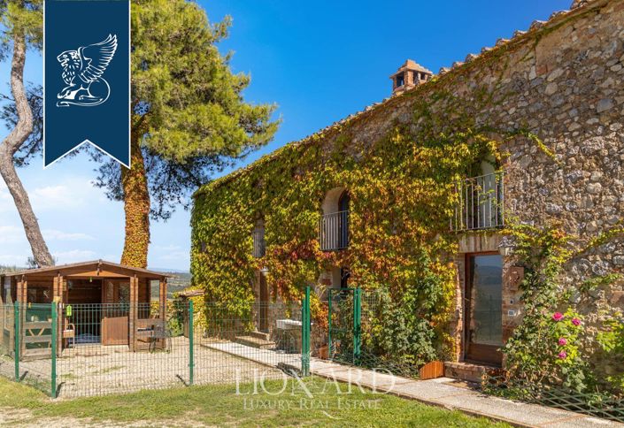 Image No.7-13 Bed Farmhouse for sale