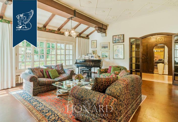 Image No.10-5 Bed Villa for sale