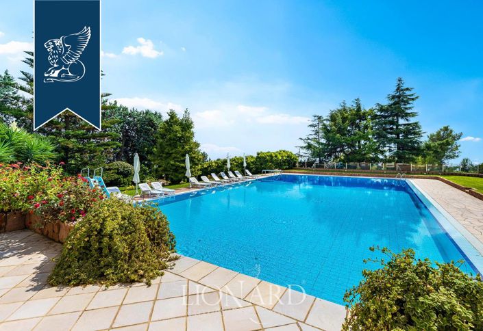 Image No.3-4 Bed Villa for sale