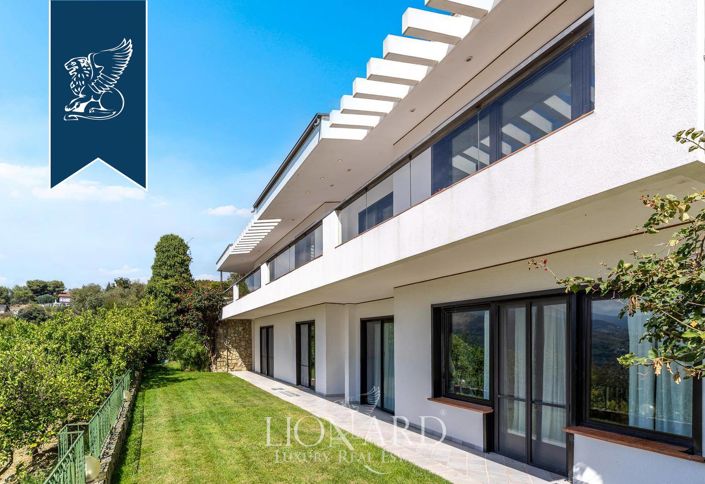 Image No.8-4 Bed Villa for sale