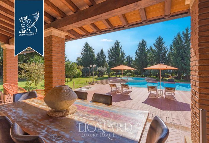 Image No.9-20 Bed Hotel for sale