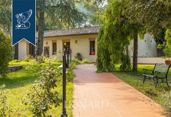 Image No.11-28 Bed Villa for sale