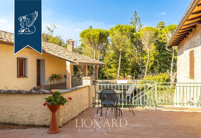 Image No.12-28 Bed Villa for sale