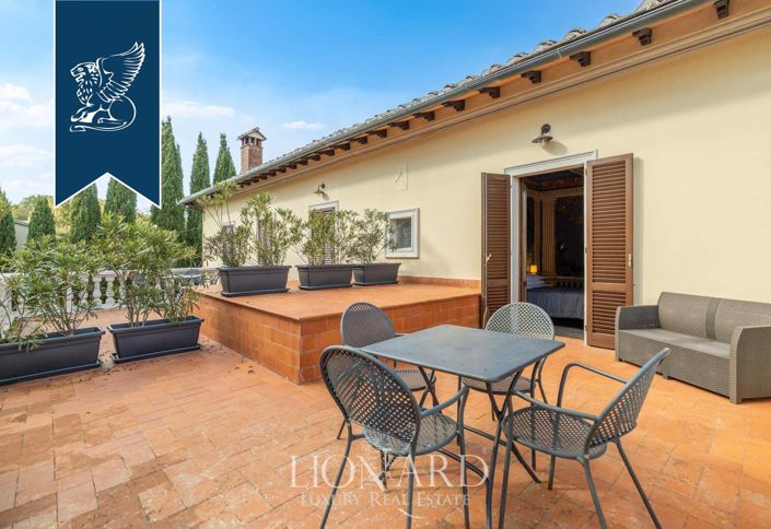 Image No.15-28 Bed Villa for sale