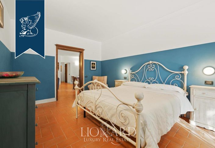 Image No.23-28 Bed Villa for sale