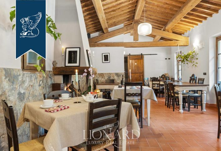 Image No.17-28 Bed Villa for sale