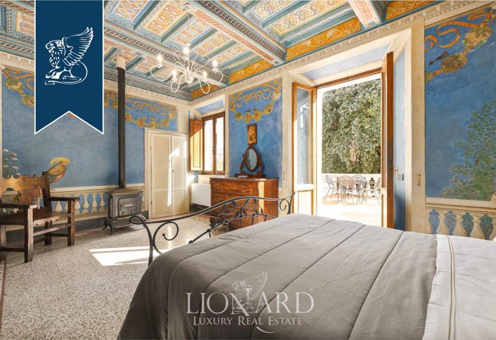 Image No.19-28 Bed Villa for sale